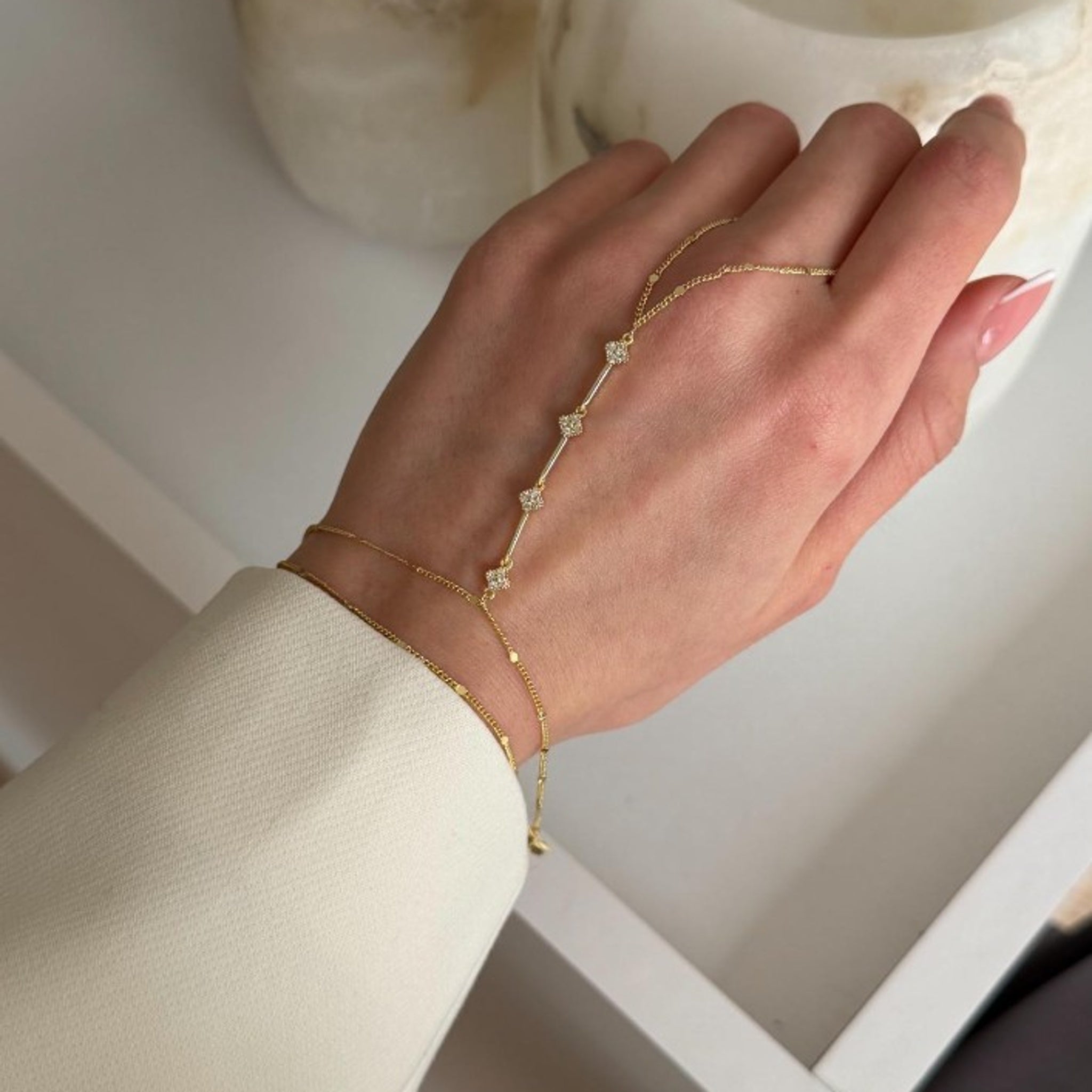 Vergoldete Zirkonia Handkette ✨