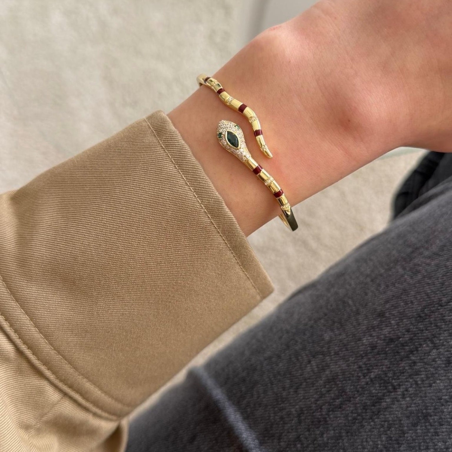 Vergoldetes Snake Glow Armband ✨